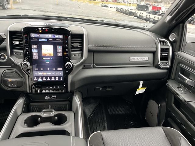 2025 RAM 5500HD RAM 5500 BIG HORN CHASSIS CREW CAB 4X4 60' CA