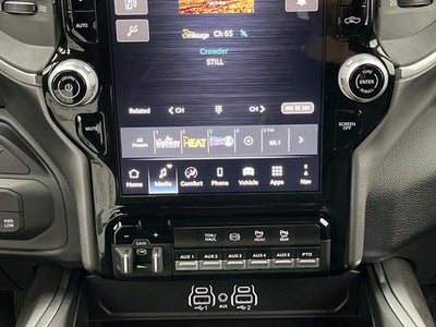 2025 RAM 5500HD RAM 5500 BIG HORN CHASSIS CREW CAB 4X4 60' CA