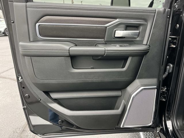 2025 RAM 5500HD RAM 5500 BIG HORN CHASSIS CREW CAB 4X4 60' CA