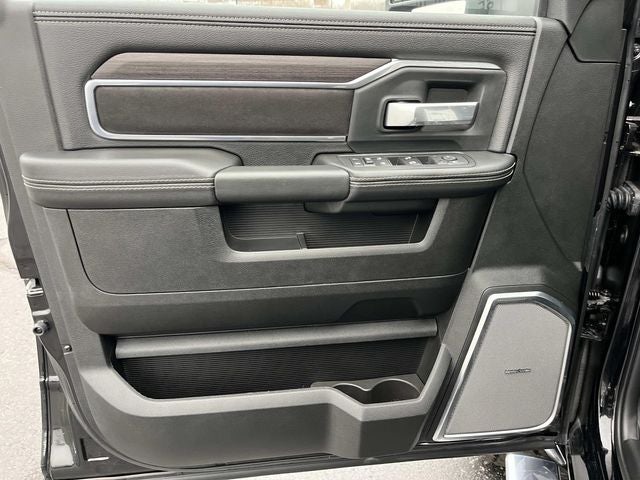 2025 RAM 5500HD RAM 5500 BIG HORN CHASSIS CREW CAB 4X4 60' CA