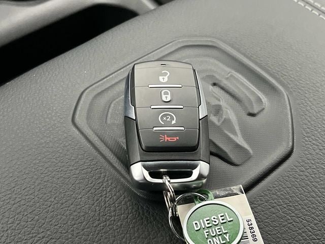 2025 RAM 5500HD RAM 5500 BIG HORN CHASSIS CREW CAB 4X4 60' CA