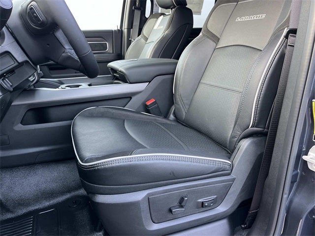 2026 RAM 5500HD RAM 5500 BIG HORN CHASSIS CREW CAB 4X4 60' CA