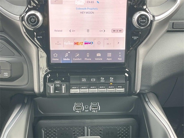 2026 RAM 5500HD RAM 5500 BIG HORN CHASSIS CREW CAB 4X4 60' CA