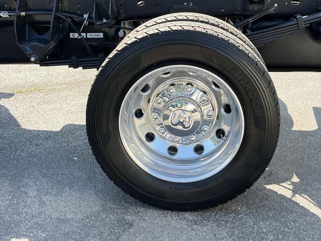 2026 RAM 5500HD RAM 5500 TRADESMAN CHASSIS CREW CAB 4X4 60' CA