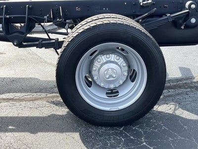 2026 RAM 5500HD RAM 5500 TRADESMAN CHASSIS CREW CAB 4X4 84' CA