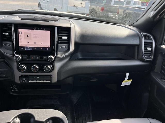 2026 RAM 5500HD RAM 5500 TRADESMAN CHASSIS CREW CAB 4X4 84' CA