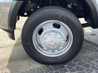 2026 RAM 5500HD RAM 5500 TRADESMAN CHASSIS CREW CAB 4X4 84' CA