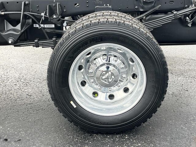 2026 RAM 5500HD RAM 5500 BIG HORN CHASSIS CREW CAB 4X4 84' CA