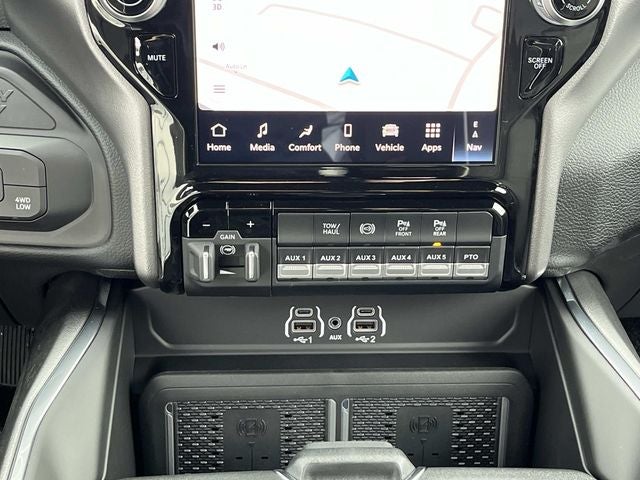 2026 RAM 5500HD RAM 5500 BIG HORN CHASSIS CREW CAB 4X4 84' CA