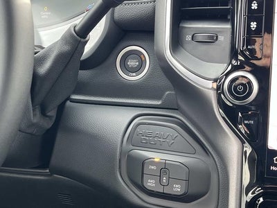 2026 RAM 5500HD RAM 5500 BIG HORN CHASSIS CREW CAB 4X4 84' CA