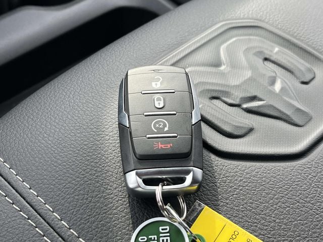 2026 RAM 5500HD RAM 5500 BIG HORN CHASSIS CREW CAB 4X4 84' CA