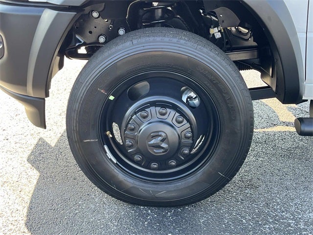 2026 RAM 5500HD RAM 5500 TRADESMAN CHASSIS CREW CAB 4X4 84' CA