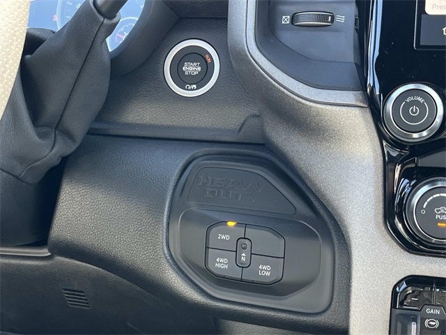 2026 RAM 5500HD RAM 5500 TRADESMAN CHASSIS CREW CAB 4X4 84' CA