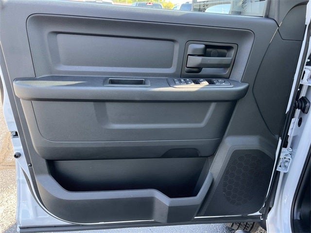 2026 RAM 5500HD RAM 5500 TRADESMAN CHASSIS CREW CAB 4X4 84' CA