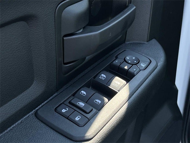 2026 RAM 5500HD RAM 5500 TRADESMAN CHASSIS CREW CAB 4X4 84' CA