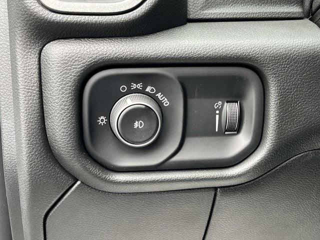 2026 RAM 5500HD RAM 5500 TRADESMAN CHASSIS CREW CAB 4X4 84' CA