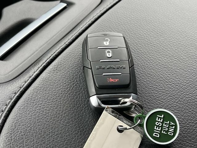 2026 RAM 5500HD RAM 5500 TRADESMAN CHASSIS CREW CAB 4X4 84' CA