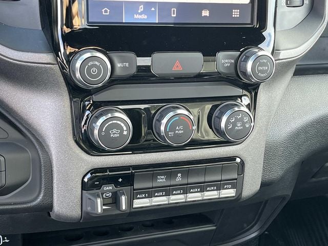 2026 RAM 3500 RAM 3500 TRADESMAN CHASSIS REGULAR CAB 4X4 60' CA