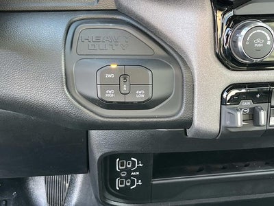 2026 RAM 3500 RAM 3500 TRADESMAN CHASSIS REGULAR CAB 4X4 60' CA