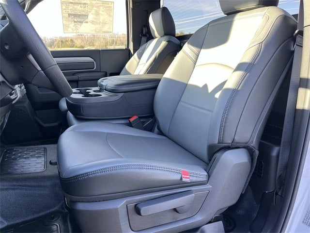 2026 RAM 3500 RAM 3500 TRADESMAN CHASSIS REGULAR CAB 4X4 60' CA