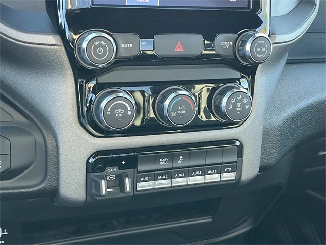 2026 RAM 3500 RAM 3500 TRADESMAN CHASSIS REGULAR CAB 4X4 60' CA