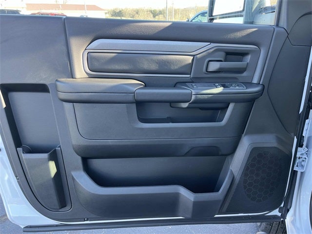 2026 RAM 3500 RAM 3500 TRADESMAN CHASSIS REGULAR CAB 4X4 60' CA