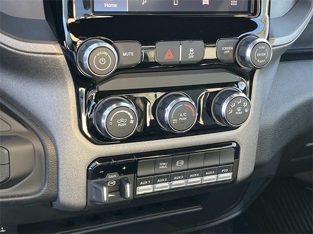 2026 RAM 3500 RAM 3500 TRADESMAN CHASSIS REGULAR CAB 4X4 60' CA