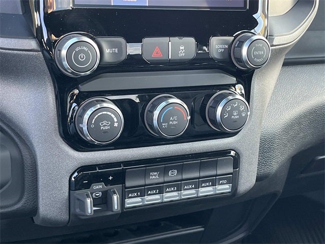 2026 RAM 3500 RAM 3500 TRADESMAN CHASSIS REGULAR CAB 4X4 60' CA