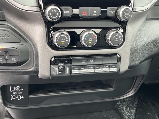 2026 RAM 3500 RAM 3500 TRADESMAN CHASSIS REGULAR CAB 4X4 60' CA