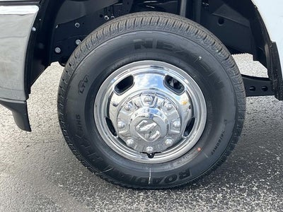 2026 RAM 3500 RAM 3500 TRADESMAN CHASSIS REGULAR CAB 4X4 84' CA