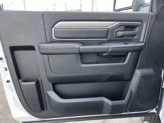 2026 RAM 3500 RAM 3500 TRADESMAN CHASSIS REGULAR CAB 4X4 84' CA