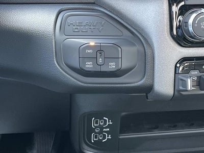 2026 RAM 3500 RAM 3500 TRADESMAN CHASSIS REGULAR CAB 4X4 84' CA