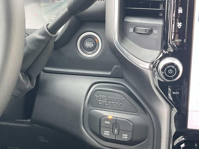 2026 RAM 3500 RAM 3500 BIG HORN CREW CAB CHASSIS 4X4 60' CA