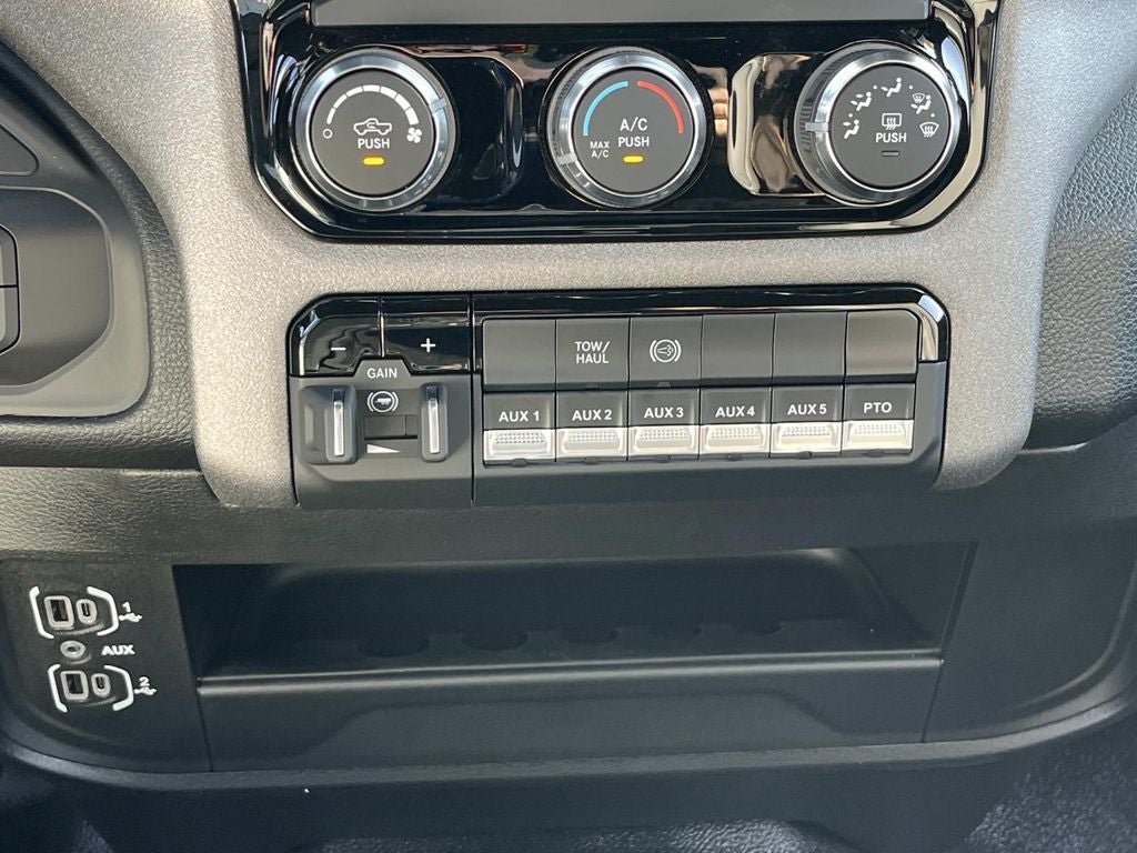 2026 RAM 3500 RAM 3500 TRADESMAN CREW CAB CHASSIS 4X4 60' CA