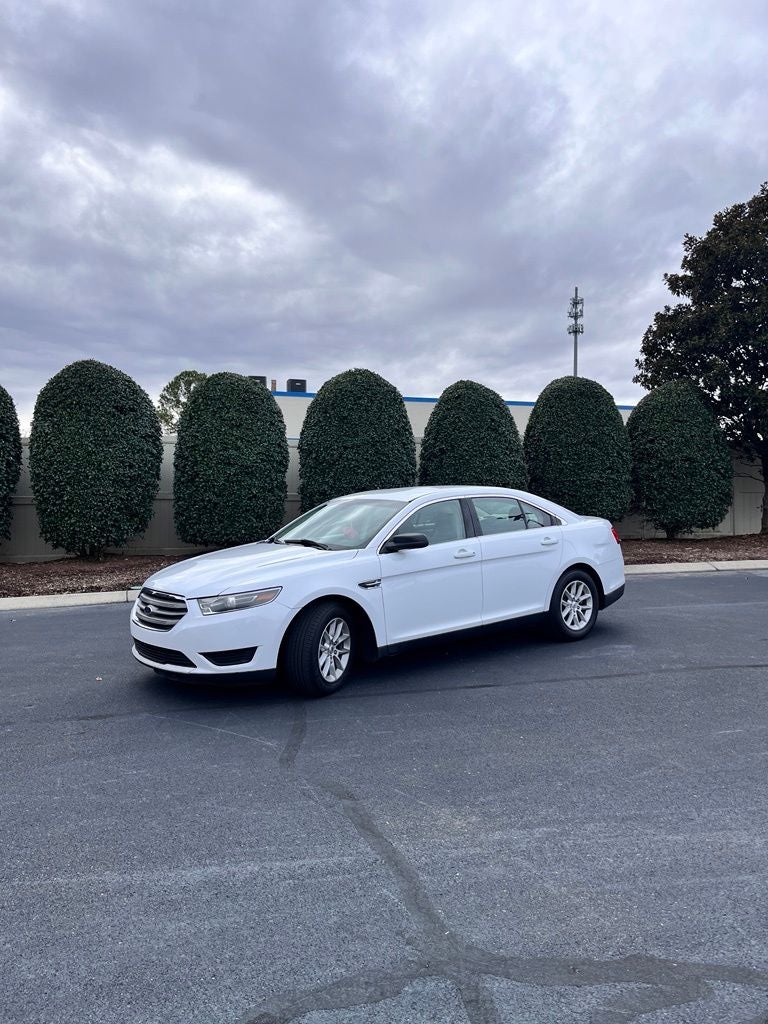 2015 Ford Taurus SE