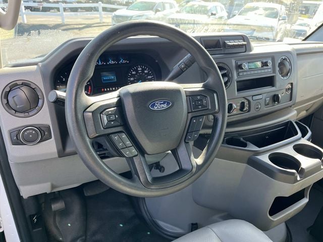 2022 Ford E-350SD Base Cutaway