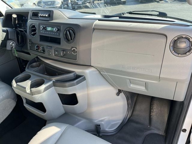 2022 Ford E-350SD Base Cutaway
