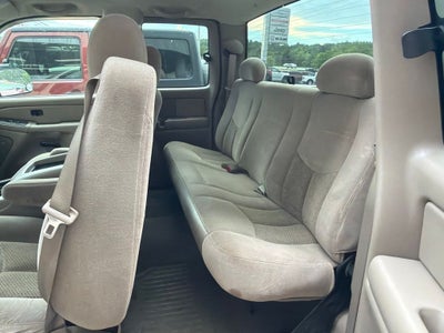 2004 Chevrolet Silverado 2500HD LS