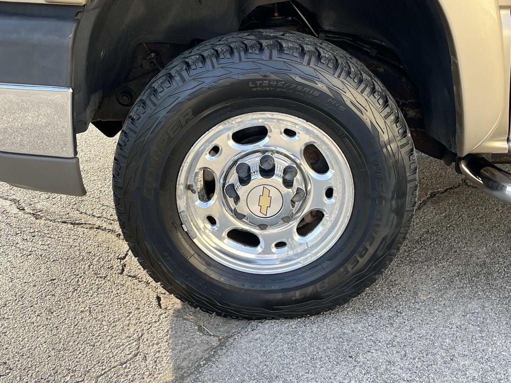 2004 Chevrolet Silverado 2500HD LS