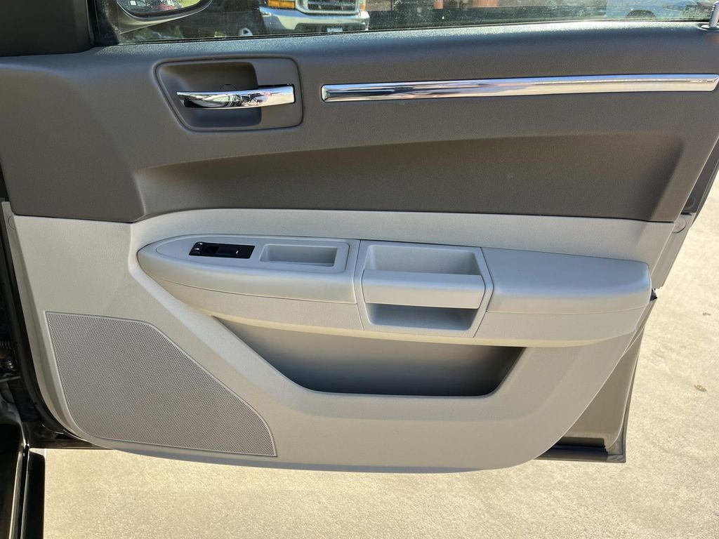 2008 Chrysler 300 Base