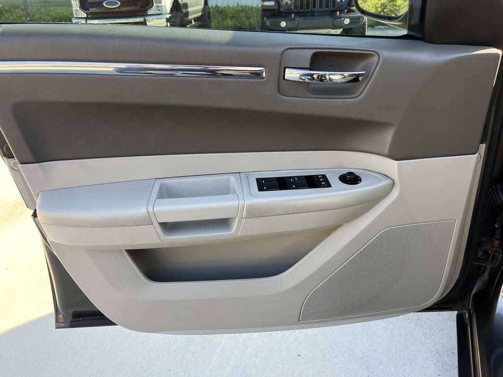 2008 Chrysler 300 Base