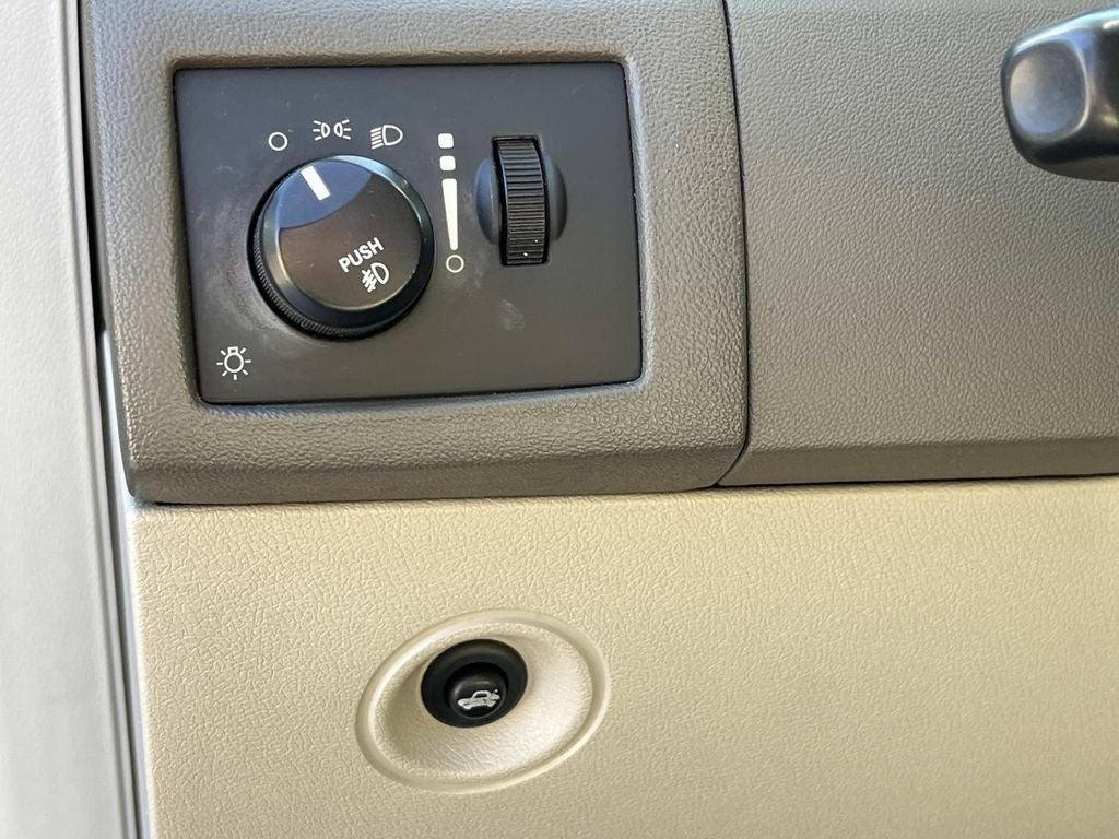 2008 Chrysler 300 Base