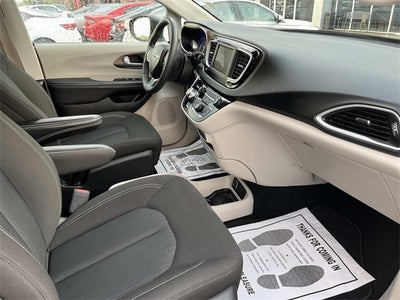 2024 Chrysler Voyager LX