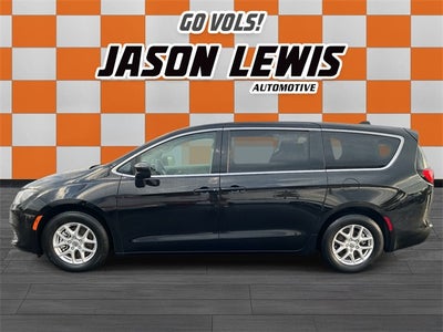 2024 Chrysler Voyager LX