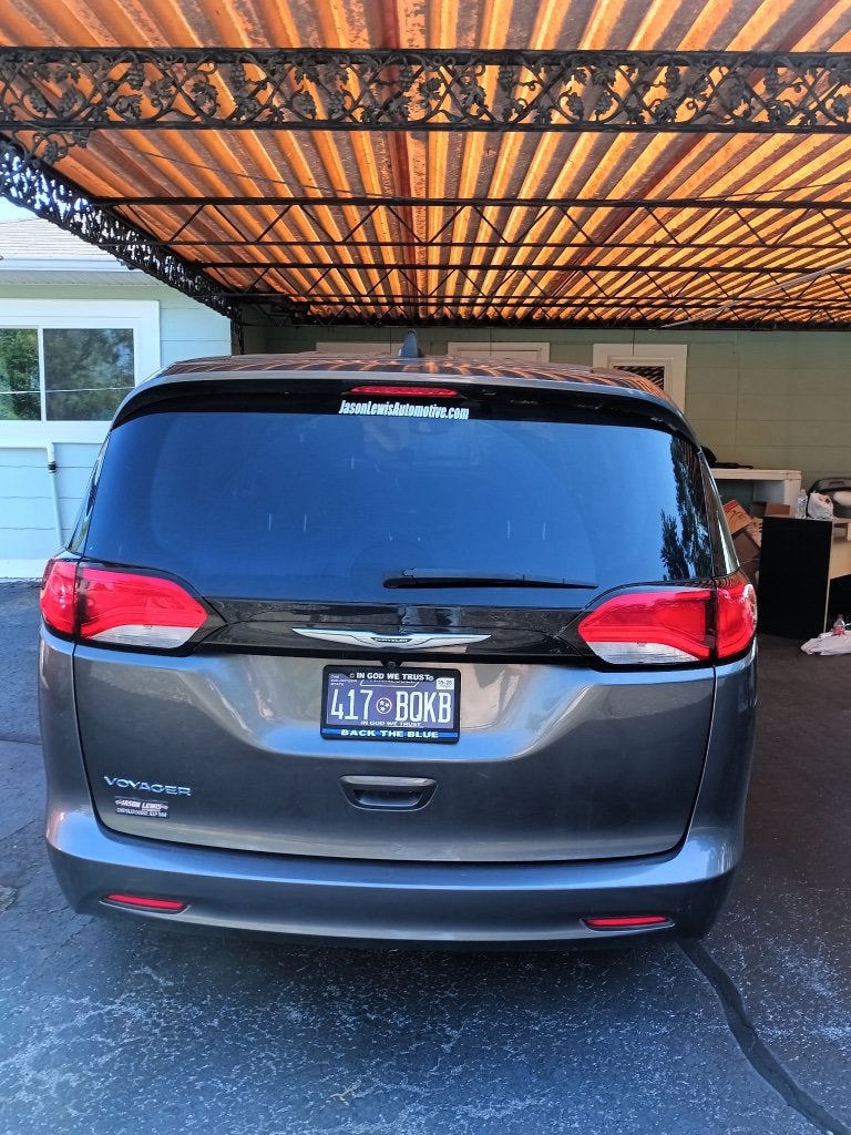 2023 Chrysler Voyager LX