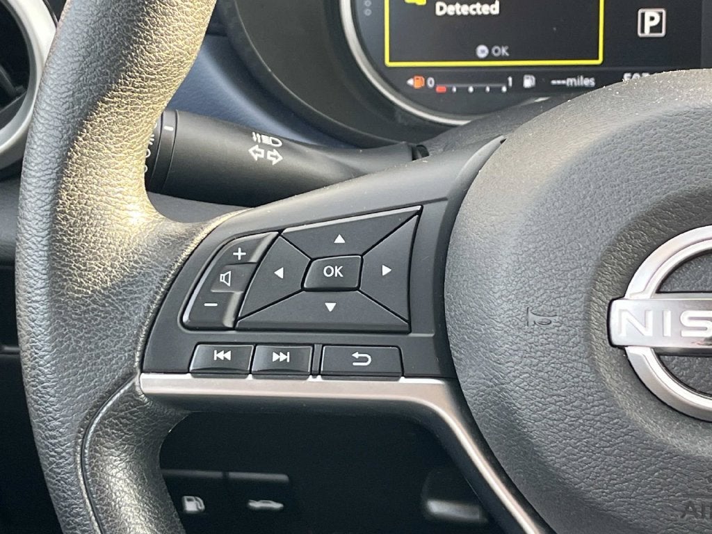 2023 Nissan Versa 1.6 SV