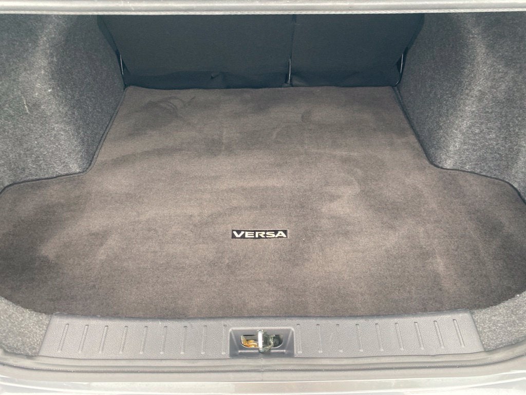 2024 Nissan Versa 1.6 SR