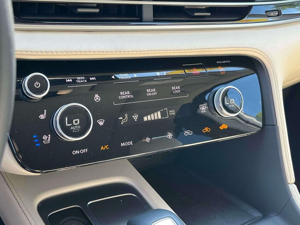 2025 INFINITI QX60 Sensory