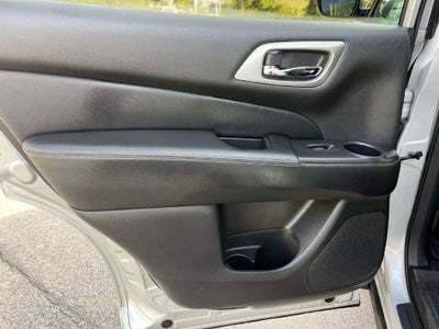 2020 Nissan Pathfinder S