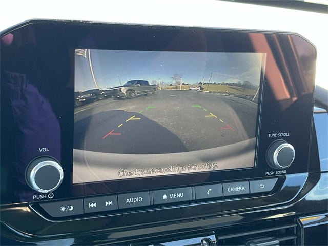 2024 Nissan Pathfinder SV